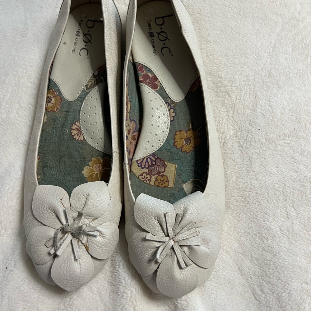 b.o.c. White Flats with Floral Detail